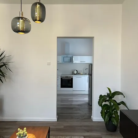 Moderne Altbauwohnung Mit Stellplatz, Innenstadtlage * Ντέτμολντ