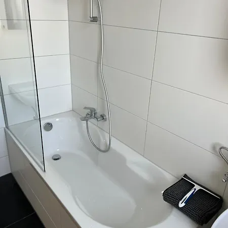 Moderne Altbauwohnung Mit Stellplatz, Innenstadtlage