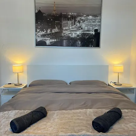 Moderne Altbauwohnung Mit Stellplatz, Innenstadtlage *